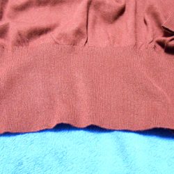 綿100％Vネックセーター（裾リブ）